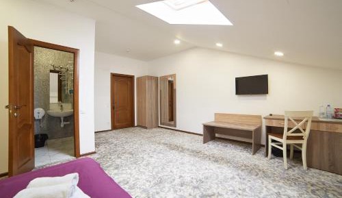 Superior King Room