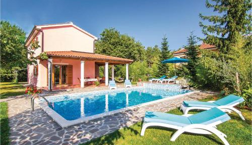Four-Bedroom Holiday Home