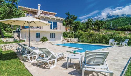 Three-Bedroom Holiday Home 