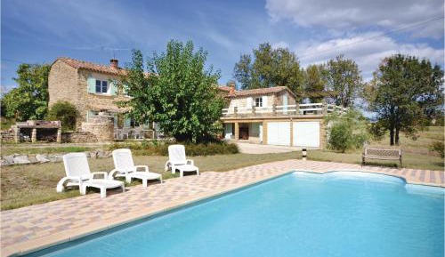 Three-Bedroom Holiday Home 