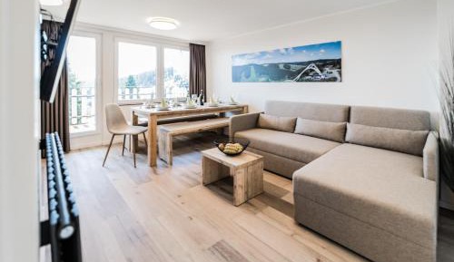 Apartment with Mountain View