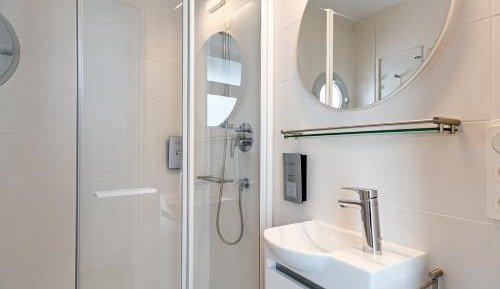 Superior One-Bedroom Apartment