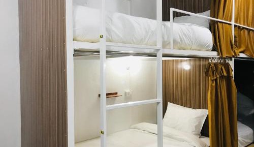 Bunk Bed in Mixed Dormitory Room