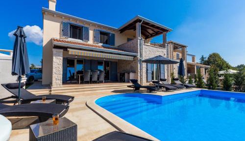 Deluxe Villa