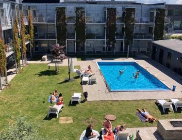 Apartment with Pool View 