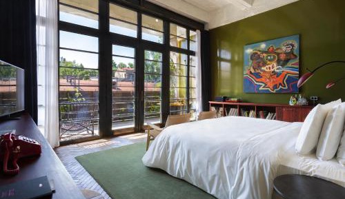 Signature Terrace Room