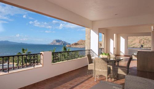ROYAL THREE BEDROOM PENTHOUSE
