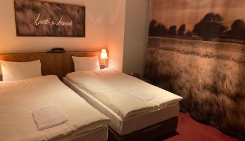 Standard Twin Room - Non-Smoking