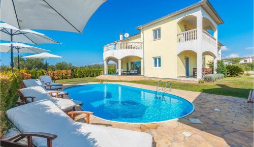 Seven-Bedroom Holiday Home