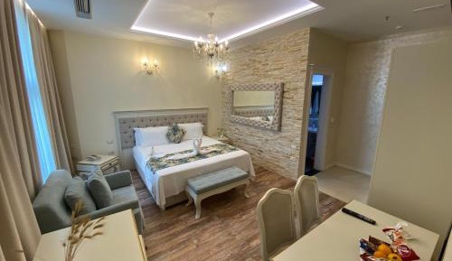 Deluxe King Suite