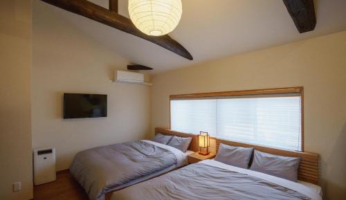 Twin Room with Private Bathroom