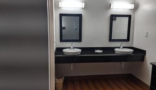 Deluxe Queen Room with Two Queen Beds - Non-Smoking