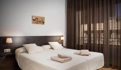 Three-Bedroom Apartment - Calle Còrsega 668