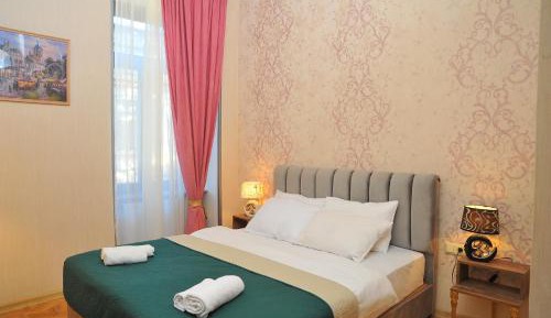 Standard Queen Room