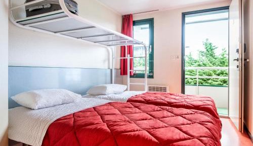 Triple Room Optional Cleaning