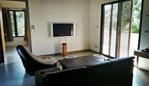 Apartment with Garden View