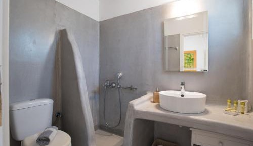 Studio (3 Adults) with Side Sea and Garden View