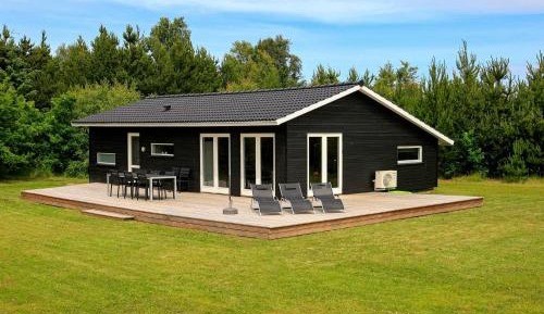 Three-Bedroom Holiday Home 
