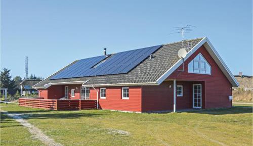 Six-Bedroom Holiday Home