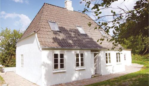 Three-Bedroom Holiday Home 