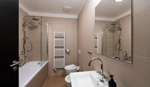Double or Twin Room with Bathroom