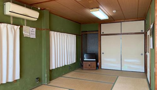 Japanese-Style Room Selected at Check-In with Shared Bathroom 