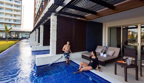 Luxury Junior Suite Swim Out