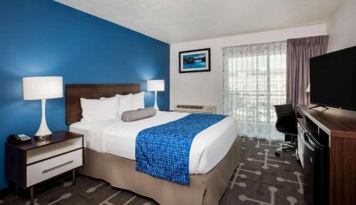 Deluxe King Room - Non-Smoking