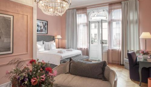 Junior Suite with Balcony