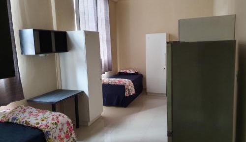 Budget Triple Room with Shared Bathroom