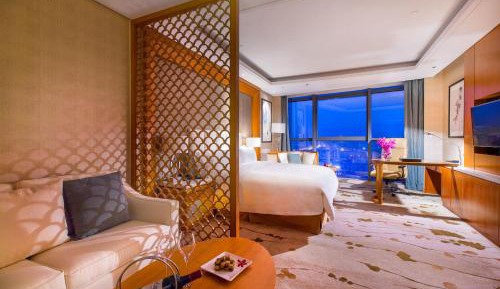 Deluxe Queen Room with River View