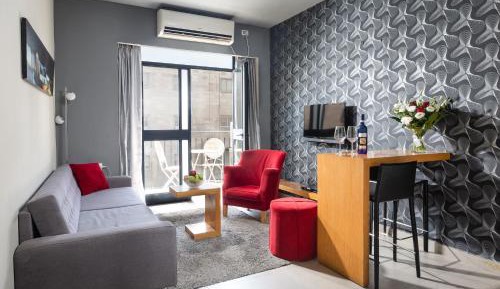 One-Bedroom Suite with Balcony