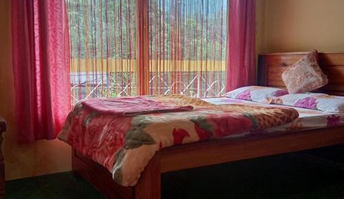 Quadruple Room with Private Bathroom