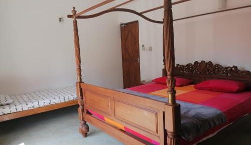 Two-Bedroom Apartment with Courtyard