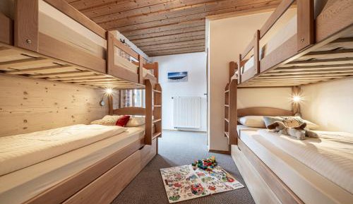 Two-Bedroom Apartment with Mountain View