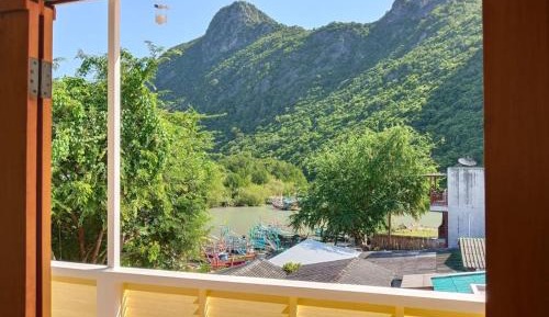 King Room with Mountain View