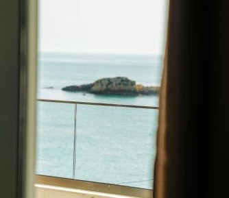 Studio with Terrace and Sea View