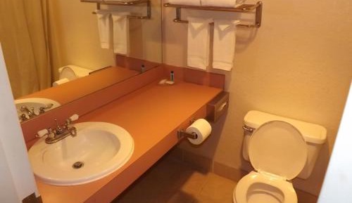 Queen Room - Non-Smoking