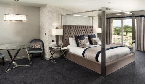Luxury Suite