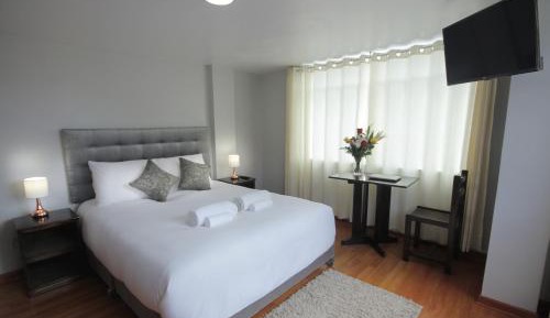 Deluxe Queen Room