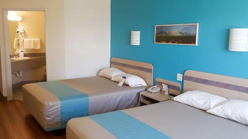 Queen Room with Two Queen Beds - Non-Smoking