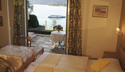 Studio with Lake View