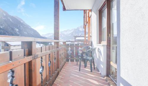 Superior One-Bedroom Apartment with Balcony