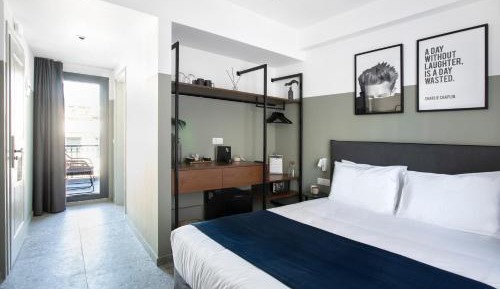 Deluxe Queen Room