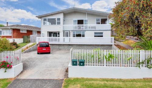 Three-Bedroom Townhouse