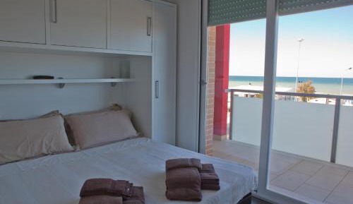 One-Bedroom Apartment with Sea View