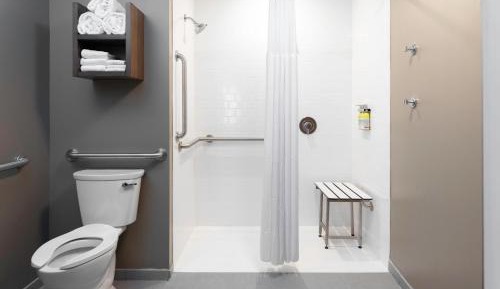 Studio King Suite with Accessible Roll in Shower - Non-Smoking