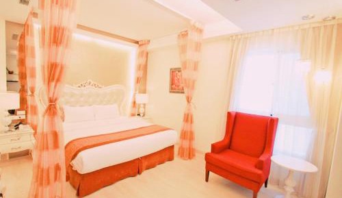 Deluxe King Room