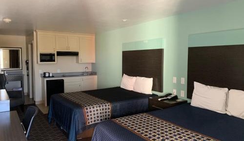 Two Beds with Kitchenette - Nonsmoking