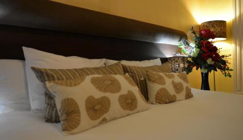 Club Twin Room